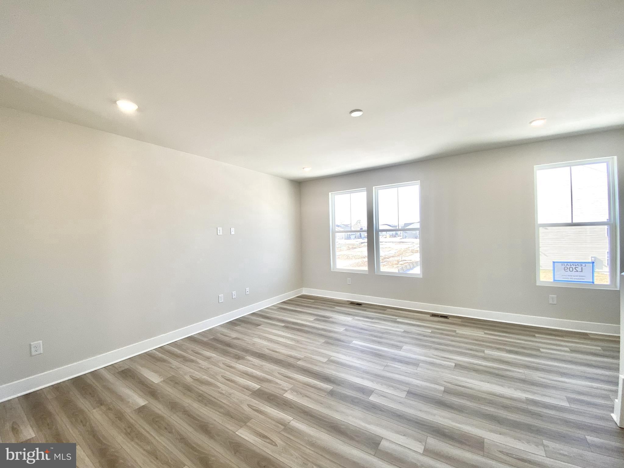 PLANTATION LAKES - Residential