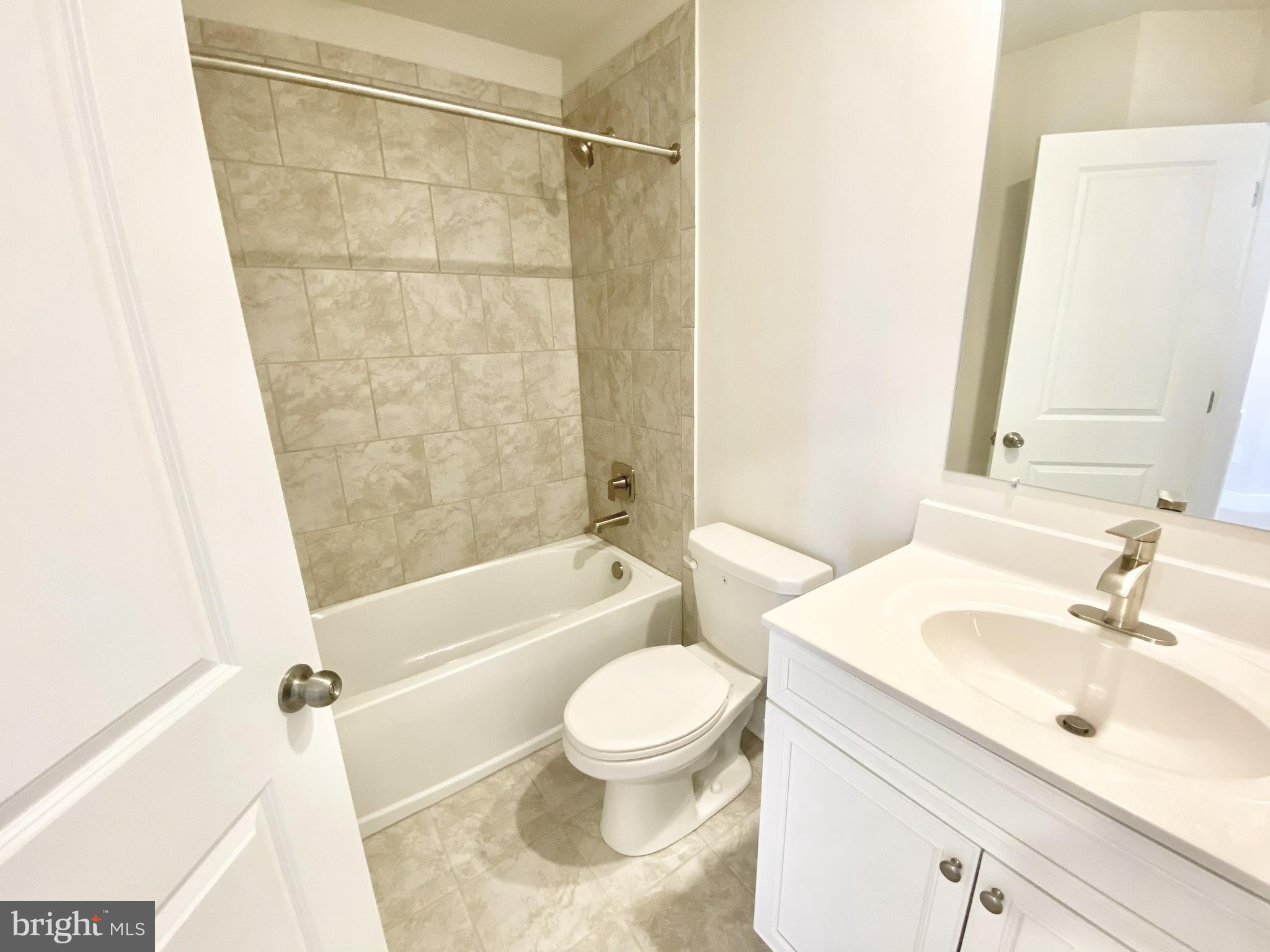 PLANTATION LAKES - Residential