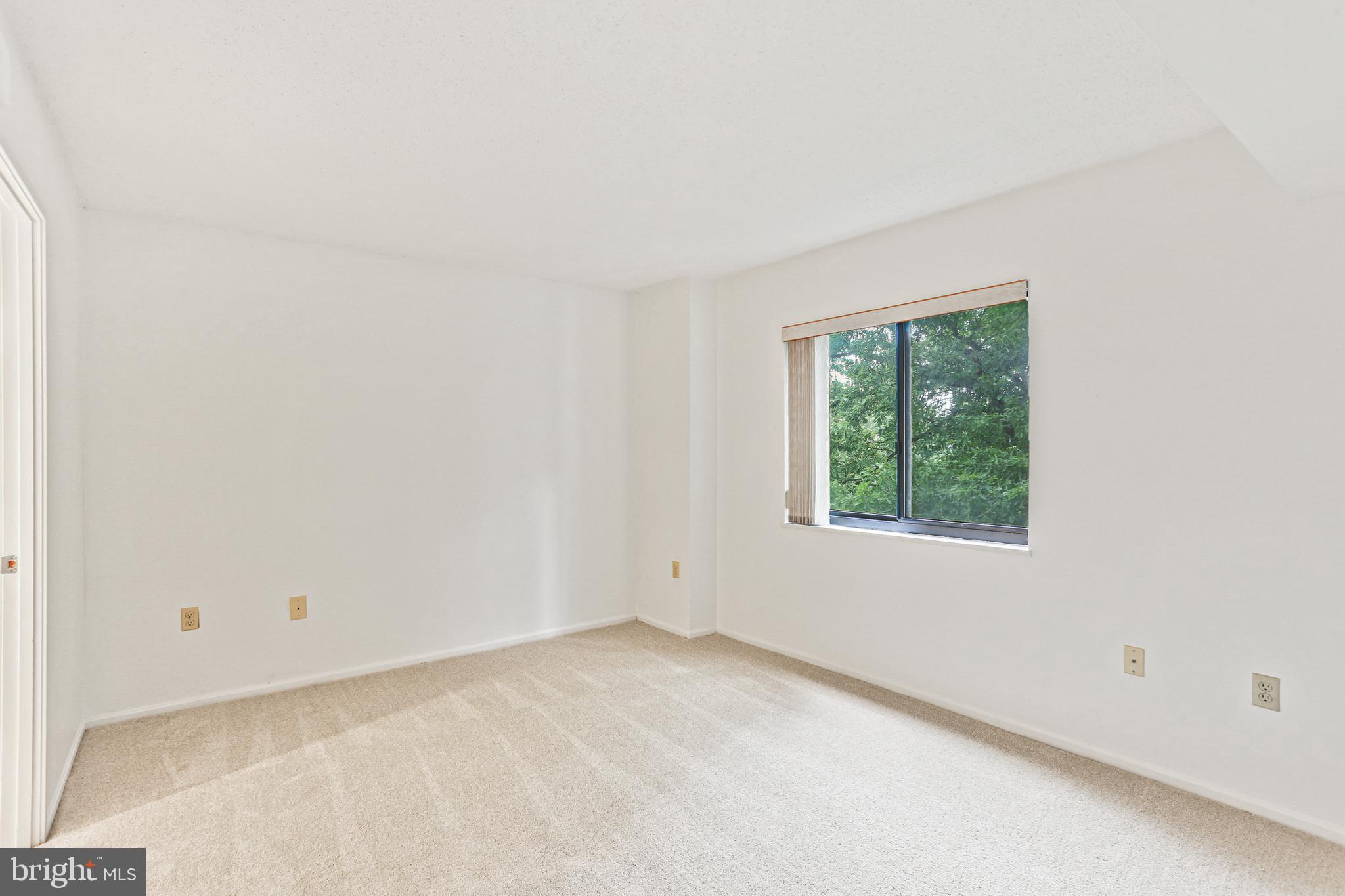 GREENS AT LEISURE WORLD - Residential