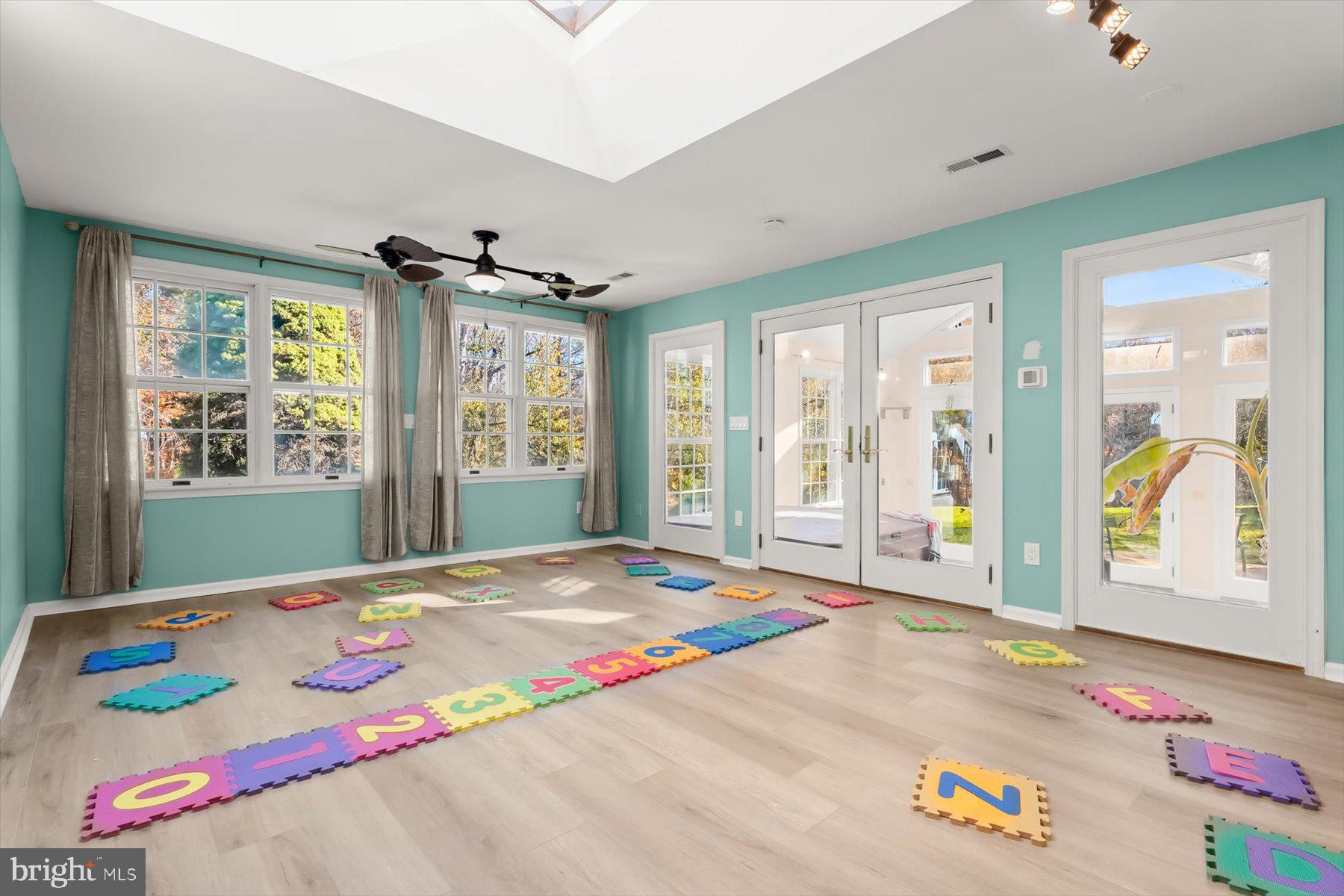 DAMASCUS OUTSIDE - Residential