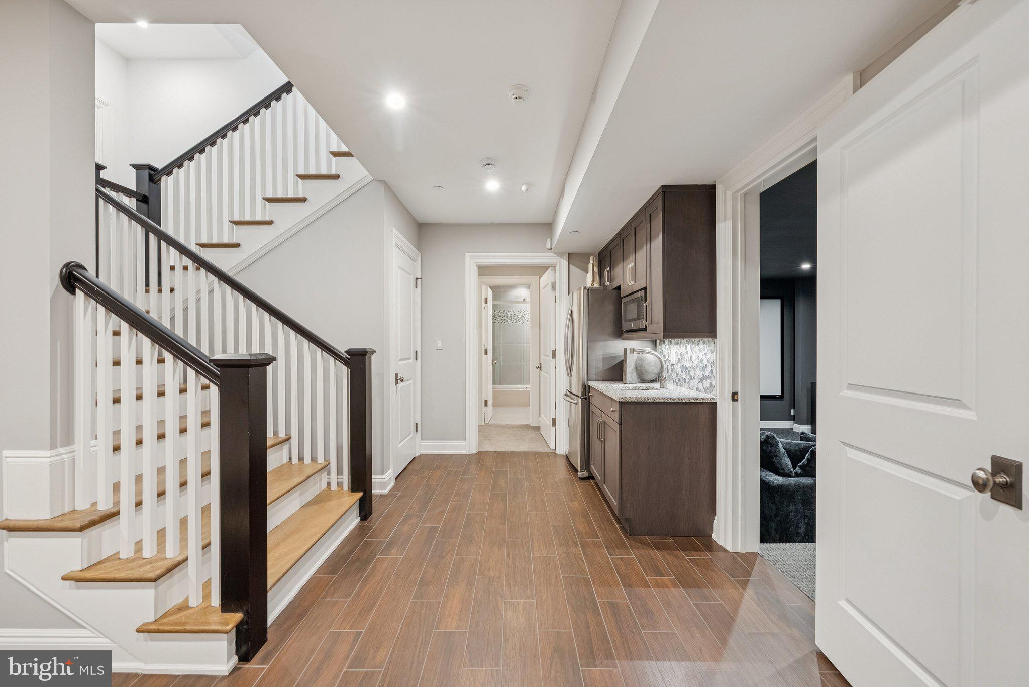 BRADLEY HILLS - Residential