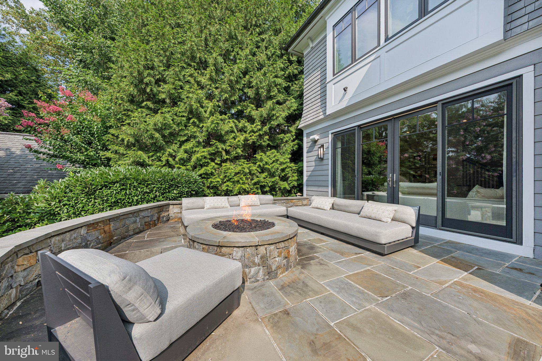 BRADLEY HILLS - Residential