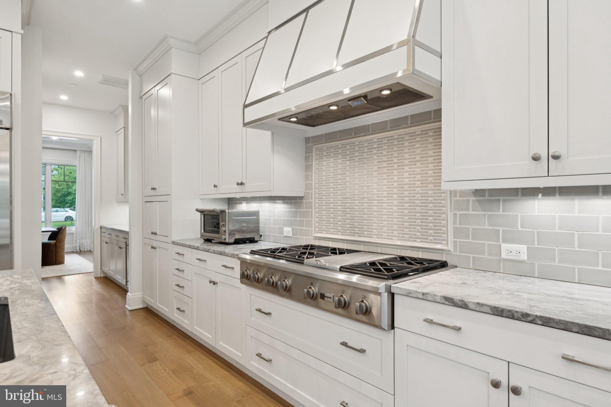 BRADLEY HILLS - Residential