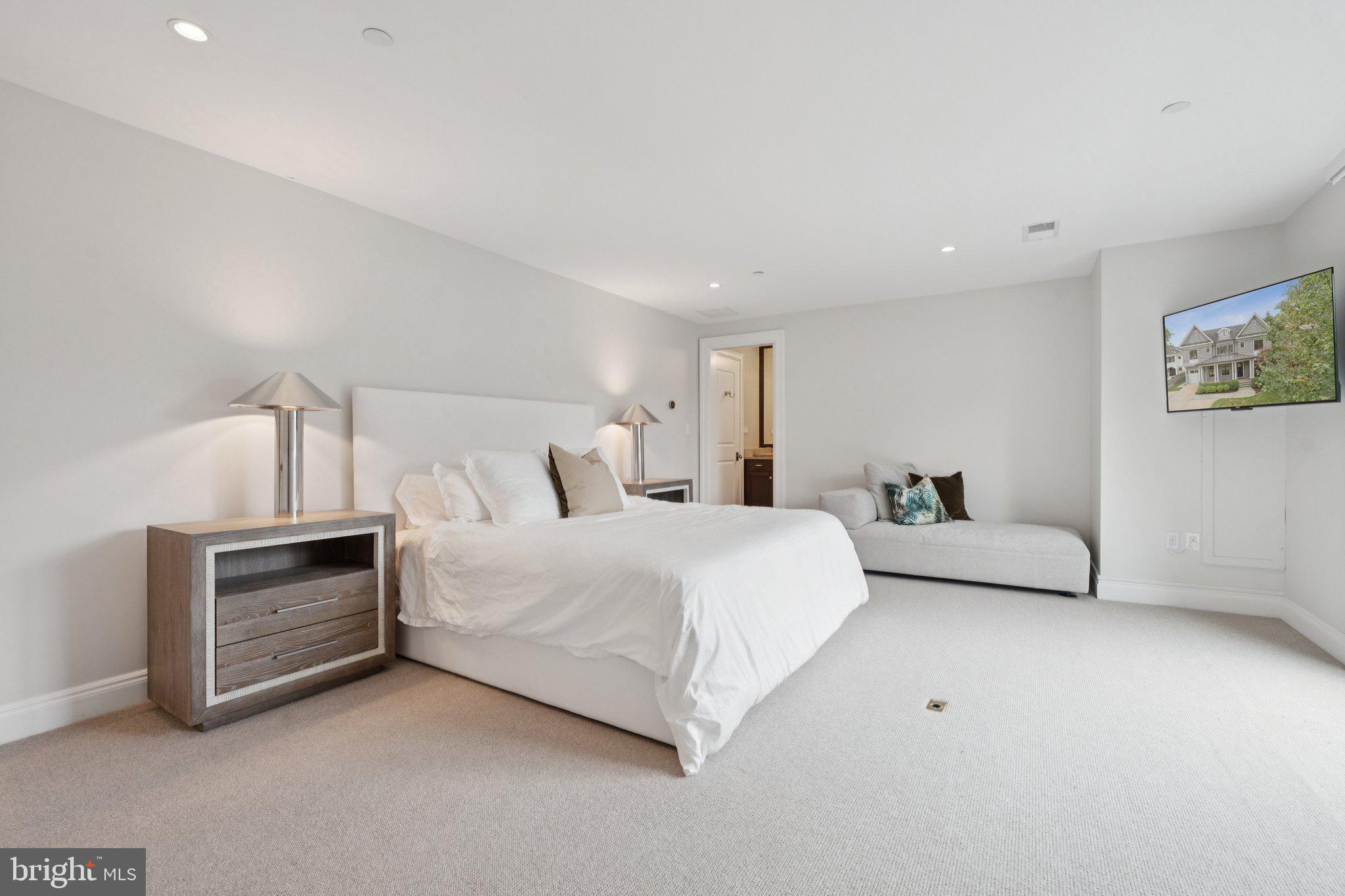 BRADLEY HILLS - Residential