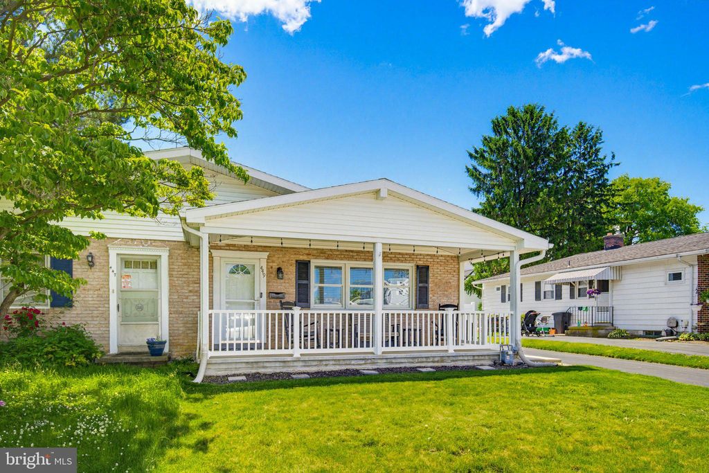 Photo of 449 W Marion Street, LITITZ, PA 17543 (MLS # PALA2089202)