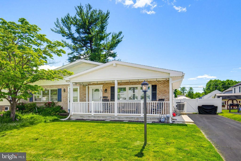 Photo of 449 W Marion Street, LITITZ, PA 17543 (MLS # PALA2089202)