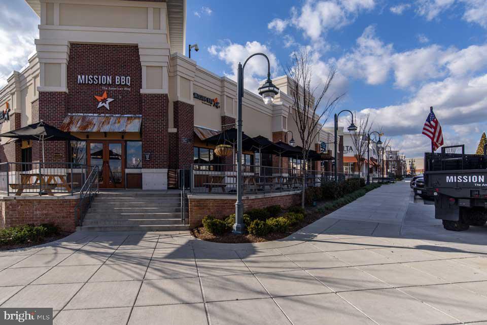 LAUREL LAKES - Residential Lease