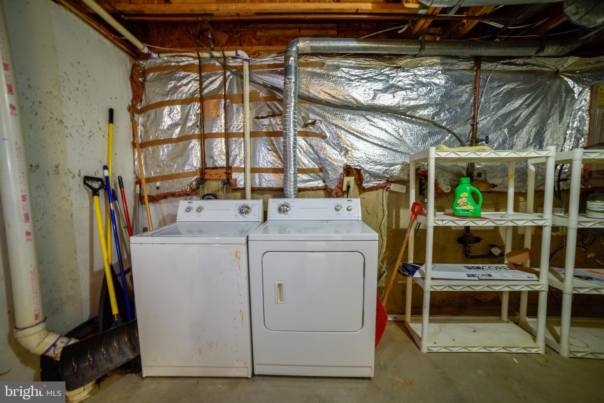 LAUREL LAKES - Residential Lease