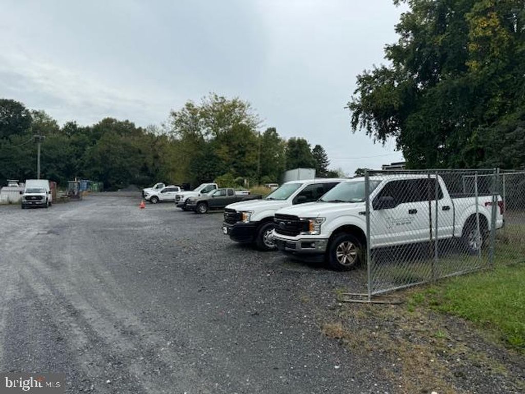 Photo of 77 Pitney Road, Lancaster, PA 17602 (MLS # PALA2058336)