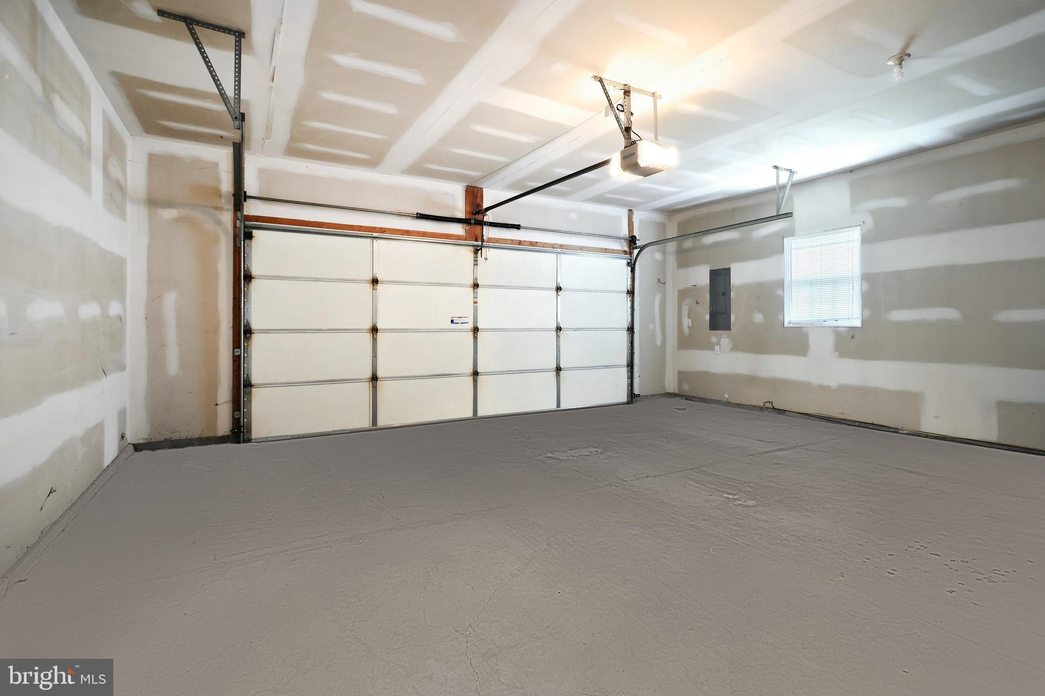 WELLINGTON GREENS - Residential