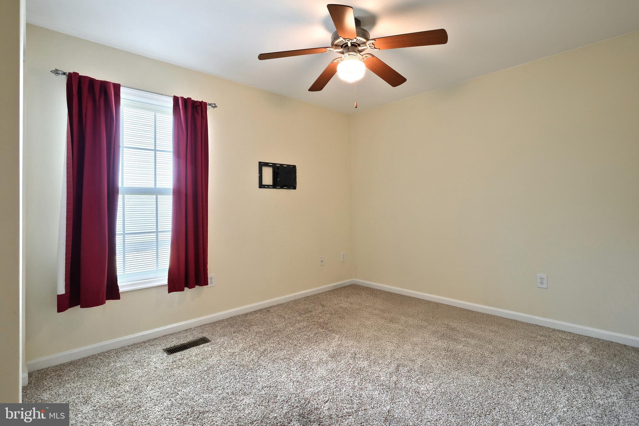 WELLINGTON GREENS - Residential