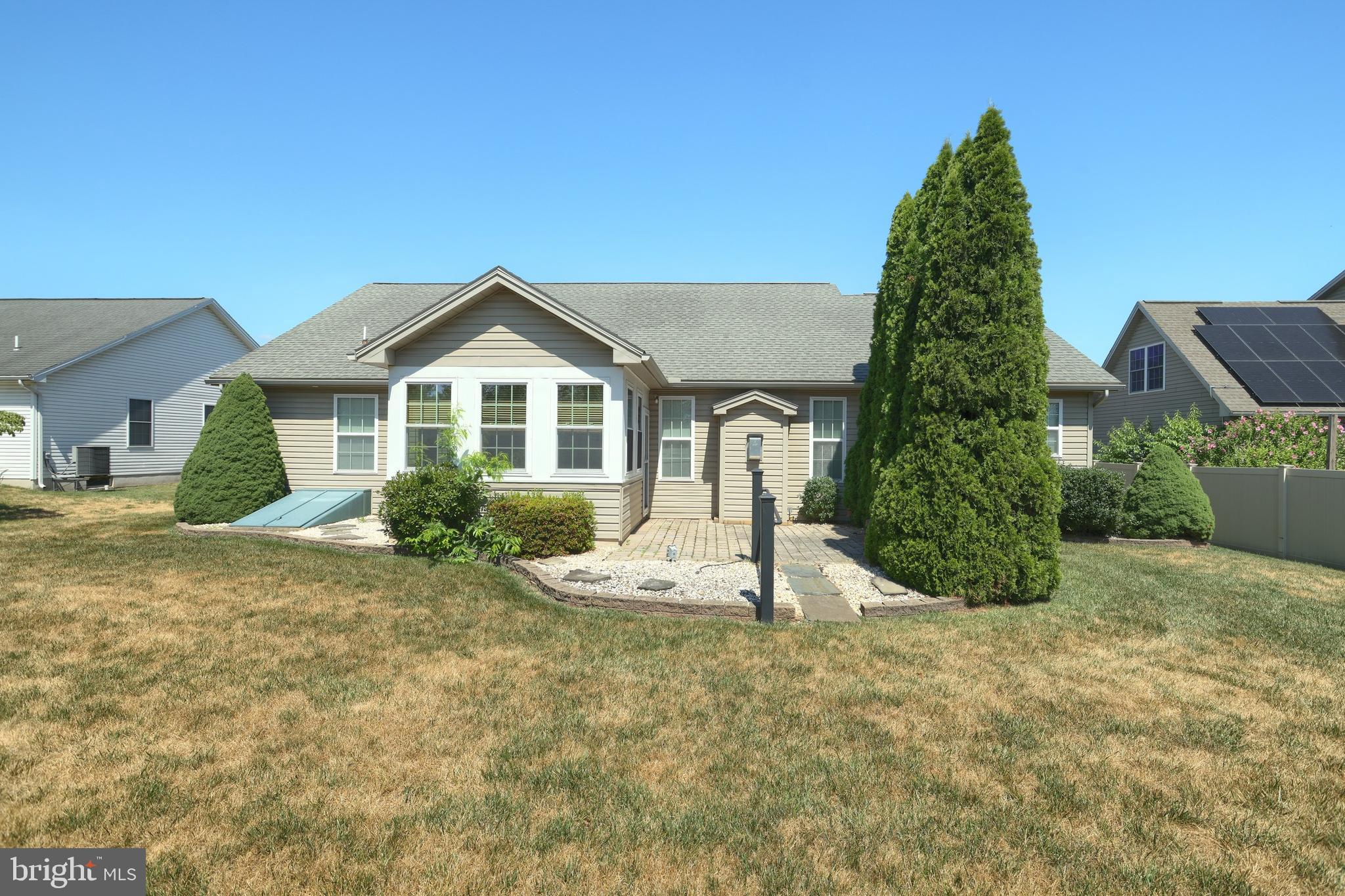 WELLINGTON GREENS - Residential