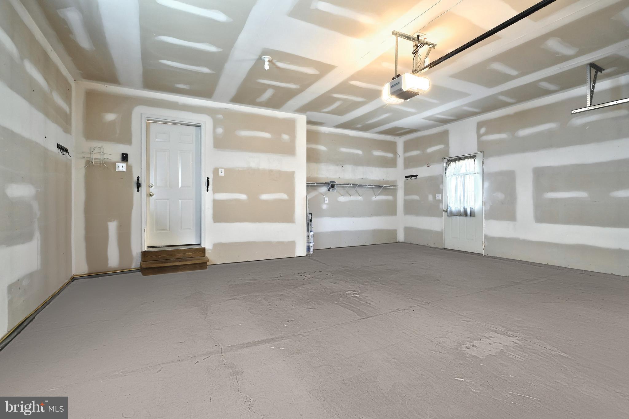 WELLINGTON GREENS - Residential