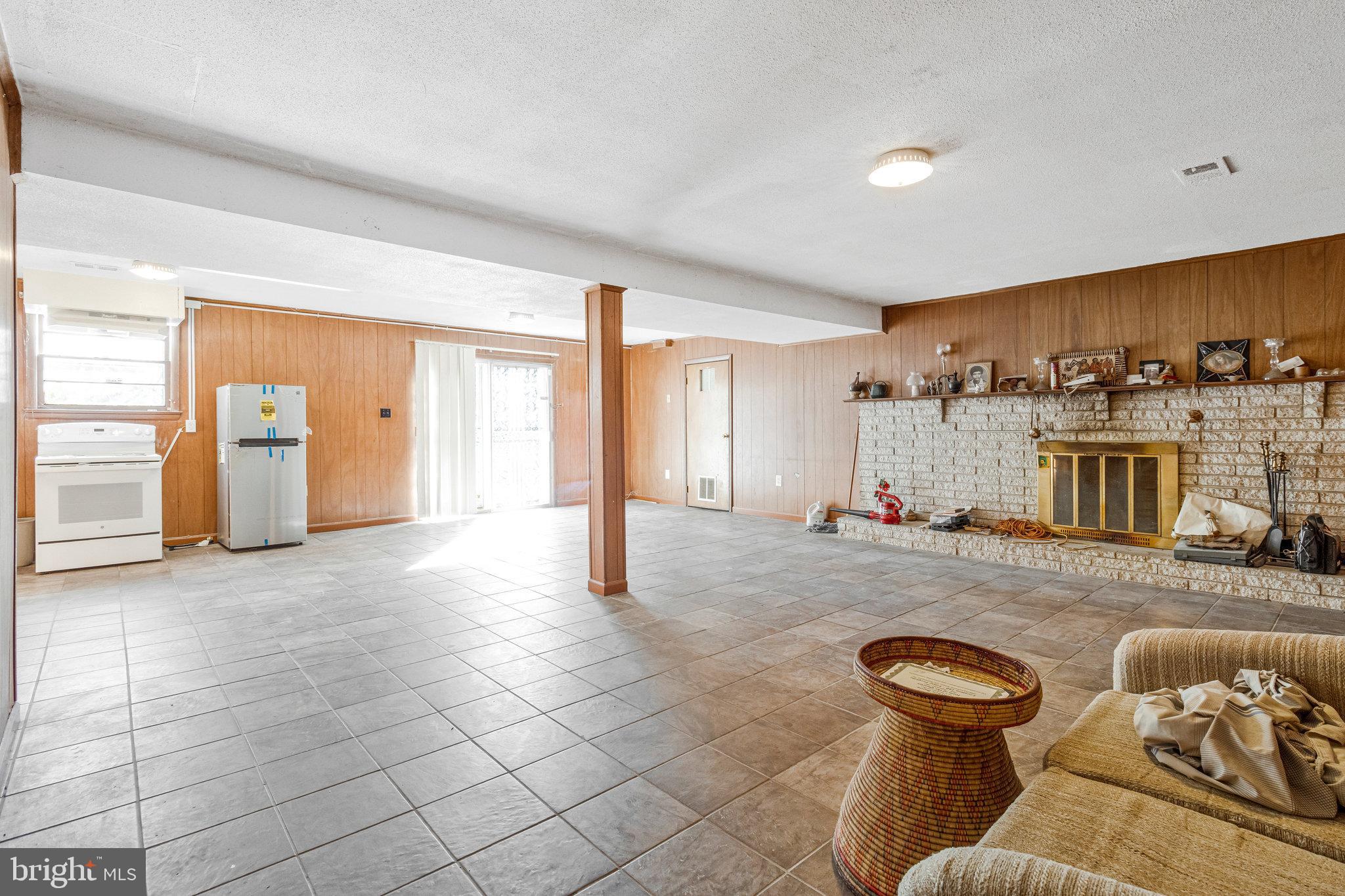 WOODBERRY FOREST - Residential