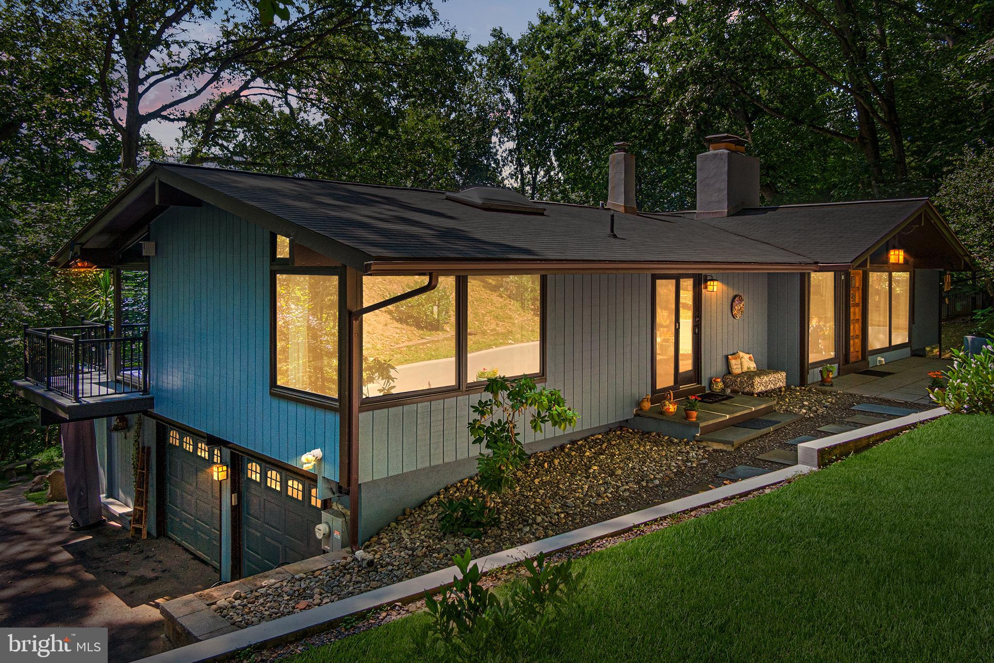 305 HIGHVIEW DRIVE