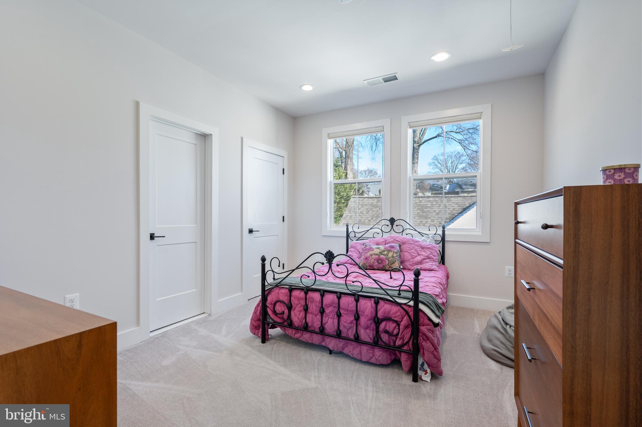 DOUGLAS PARK - Residential