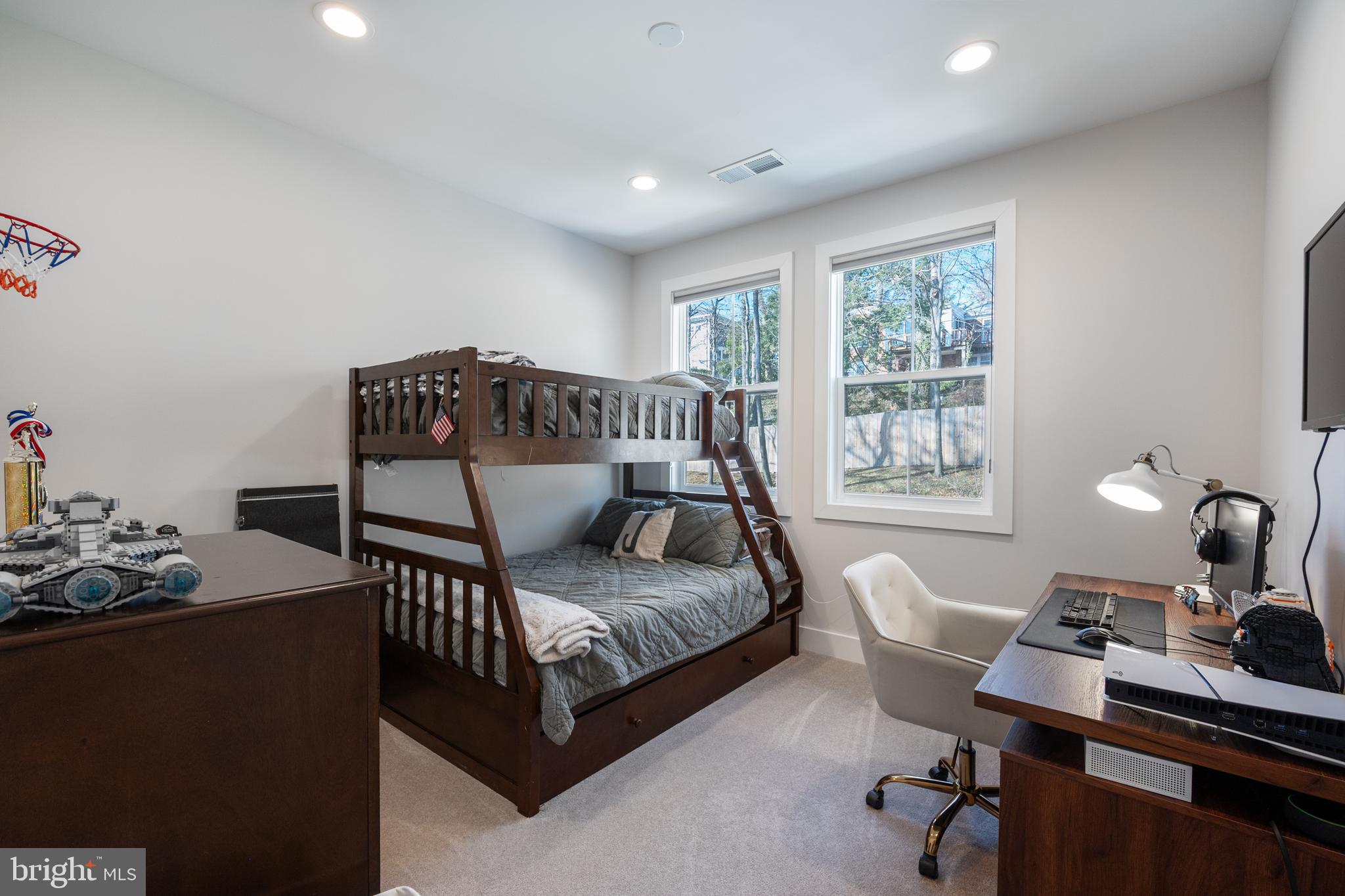 DOUGLAS PARK - Residential