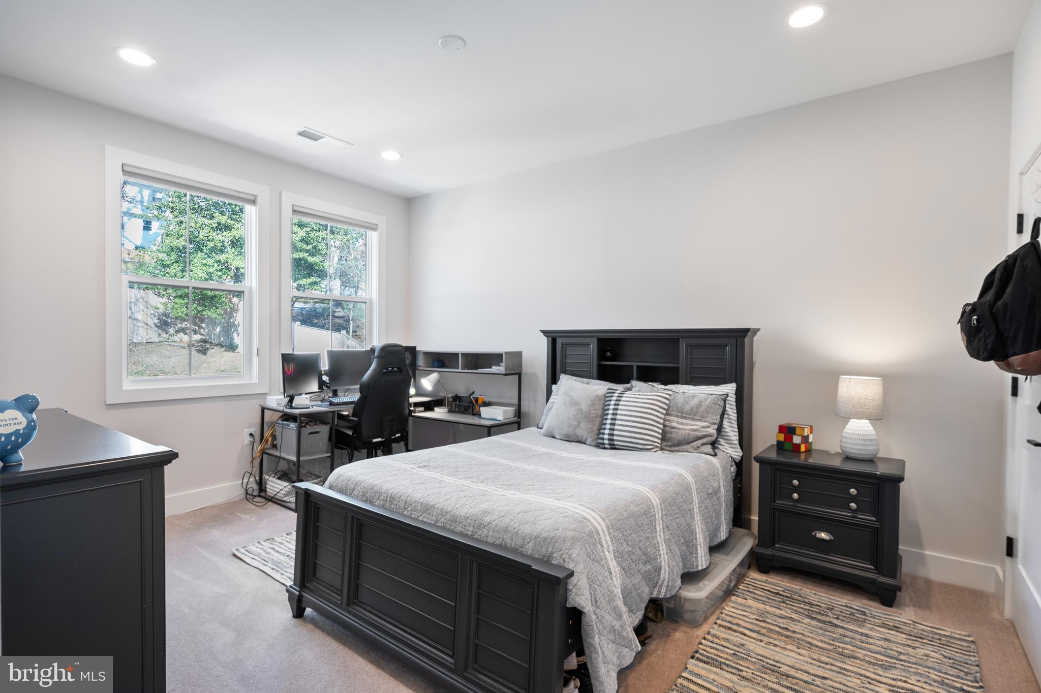 DOUGLAS PARK - Residential