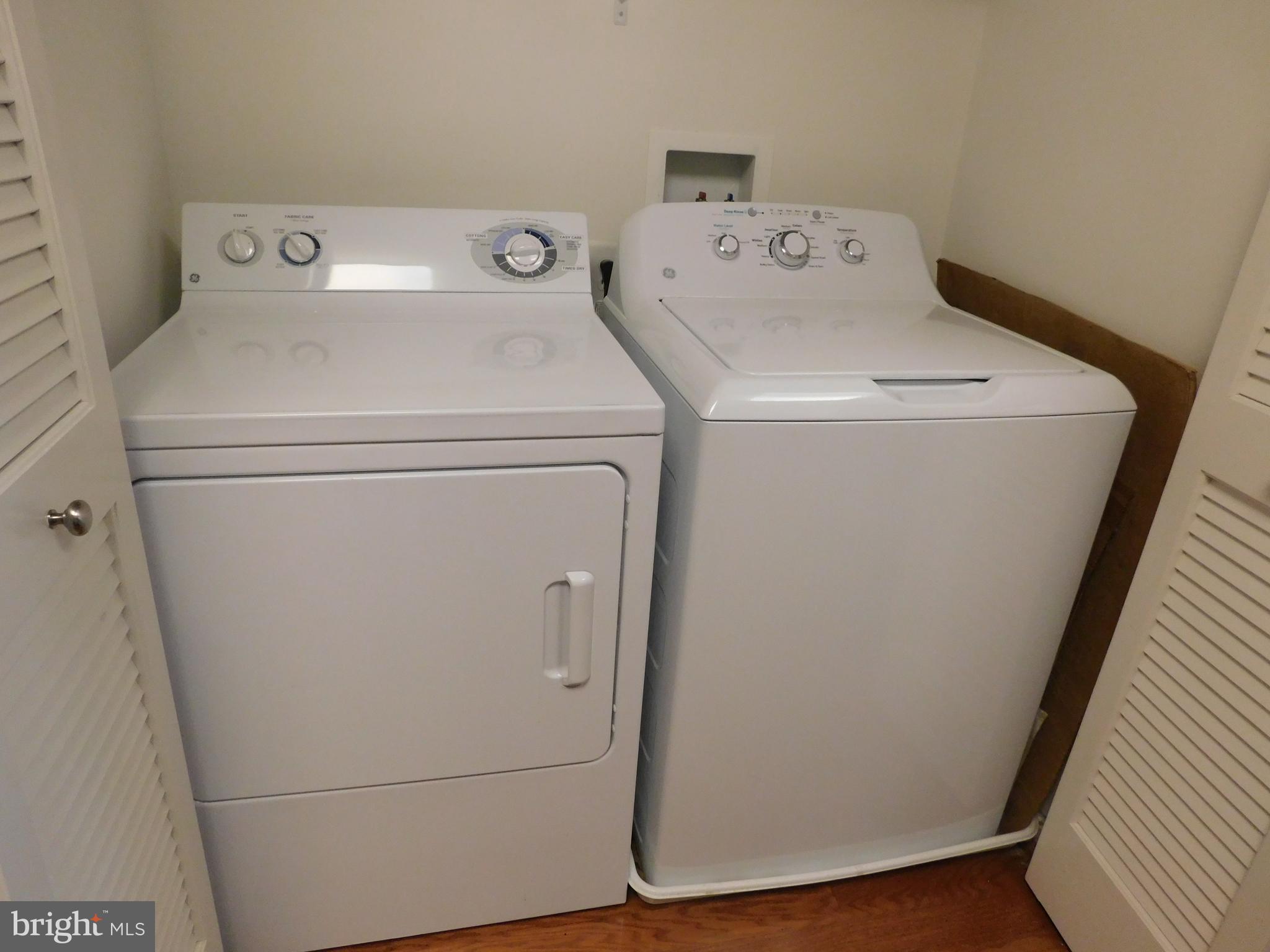 HEARTHSTONE AT VILLAGE SQUARE - Residential