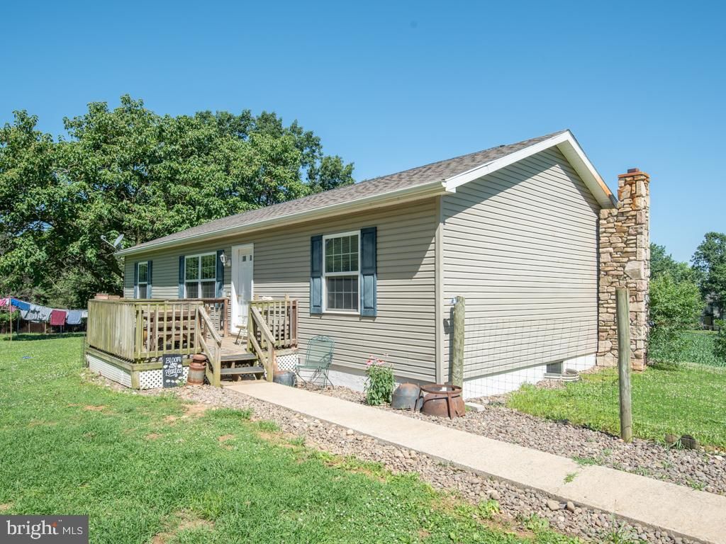 Photo of 166 MAXWELL DR, QUARRYVILLE, PA 17566 (MLS # PALA2021280)