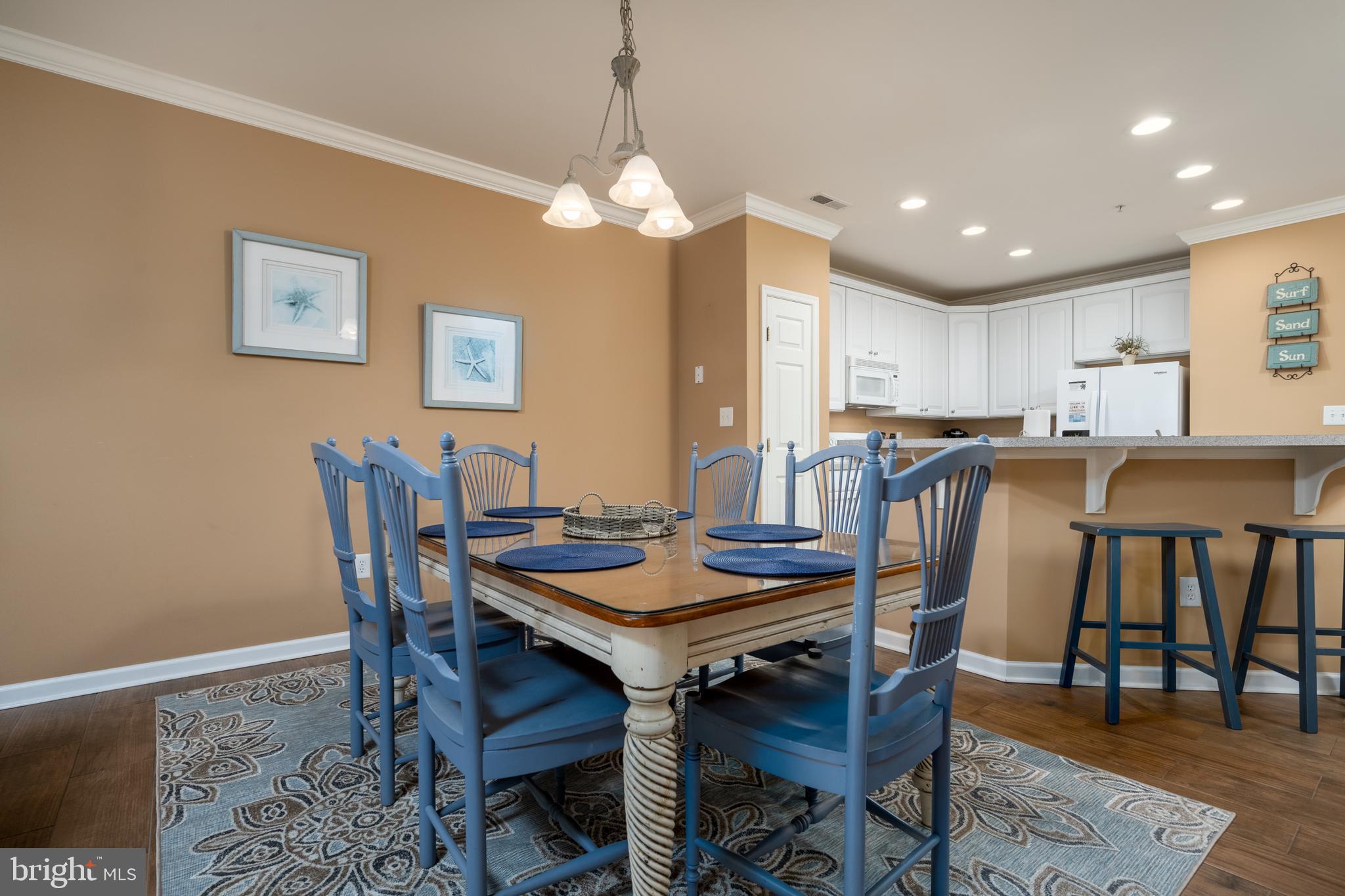 SUNSET ISLAND - Residential