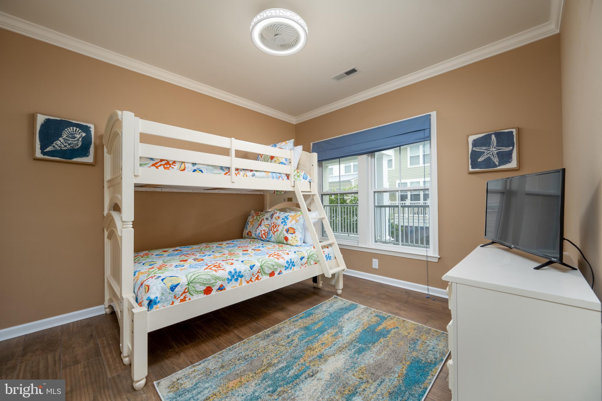 SUNSET ISLAND - Residential