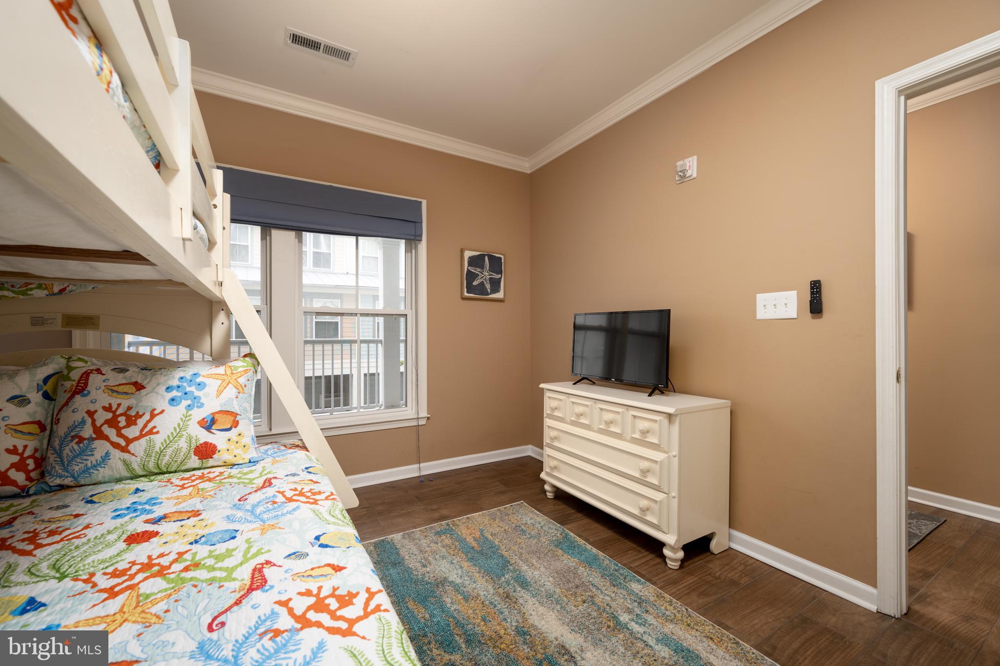 SUNSET ISLAND - Residential