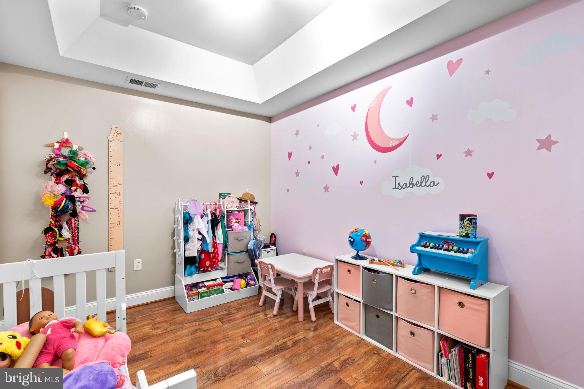 ISABELLA AT MONTICELLO MEWS - Residential