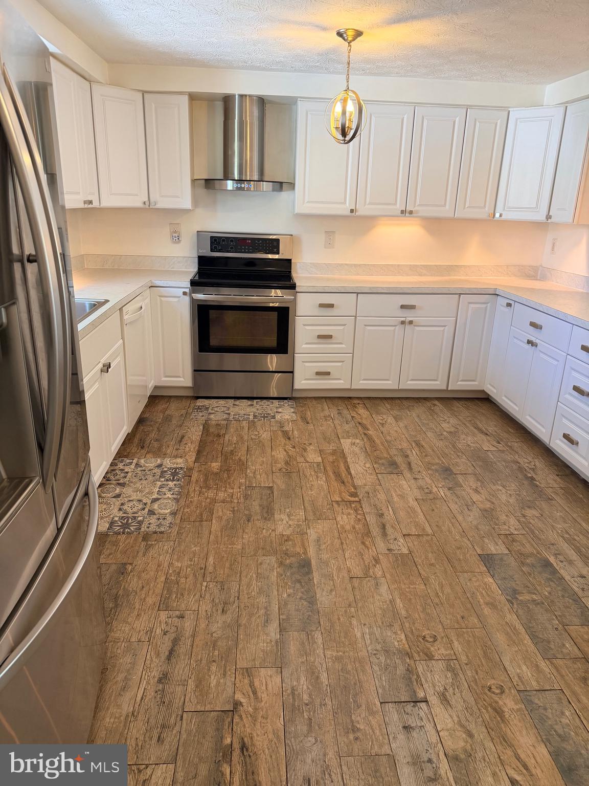 CLOVERFIELD MANOR - Residential