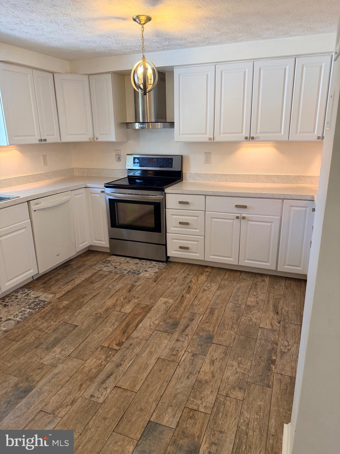 CLOVERFIELD MANOR - Residential