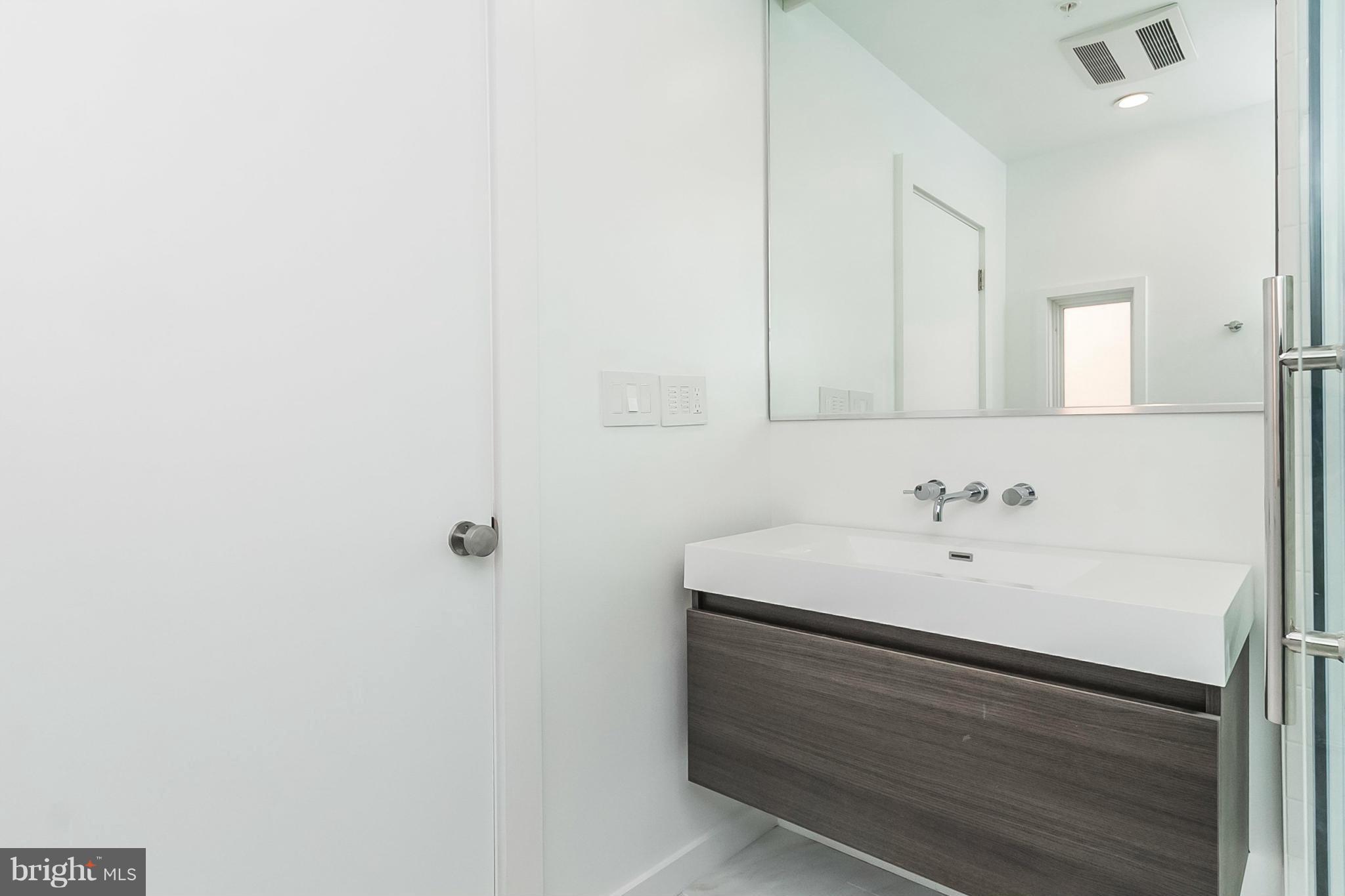 HAMPDEN HISTORIC DISTRICT - Residential Lease