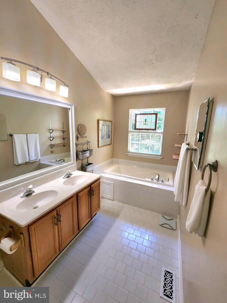 WATERFORD - Residential