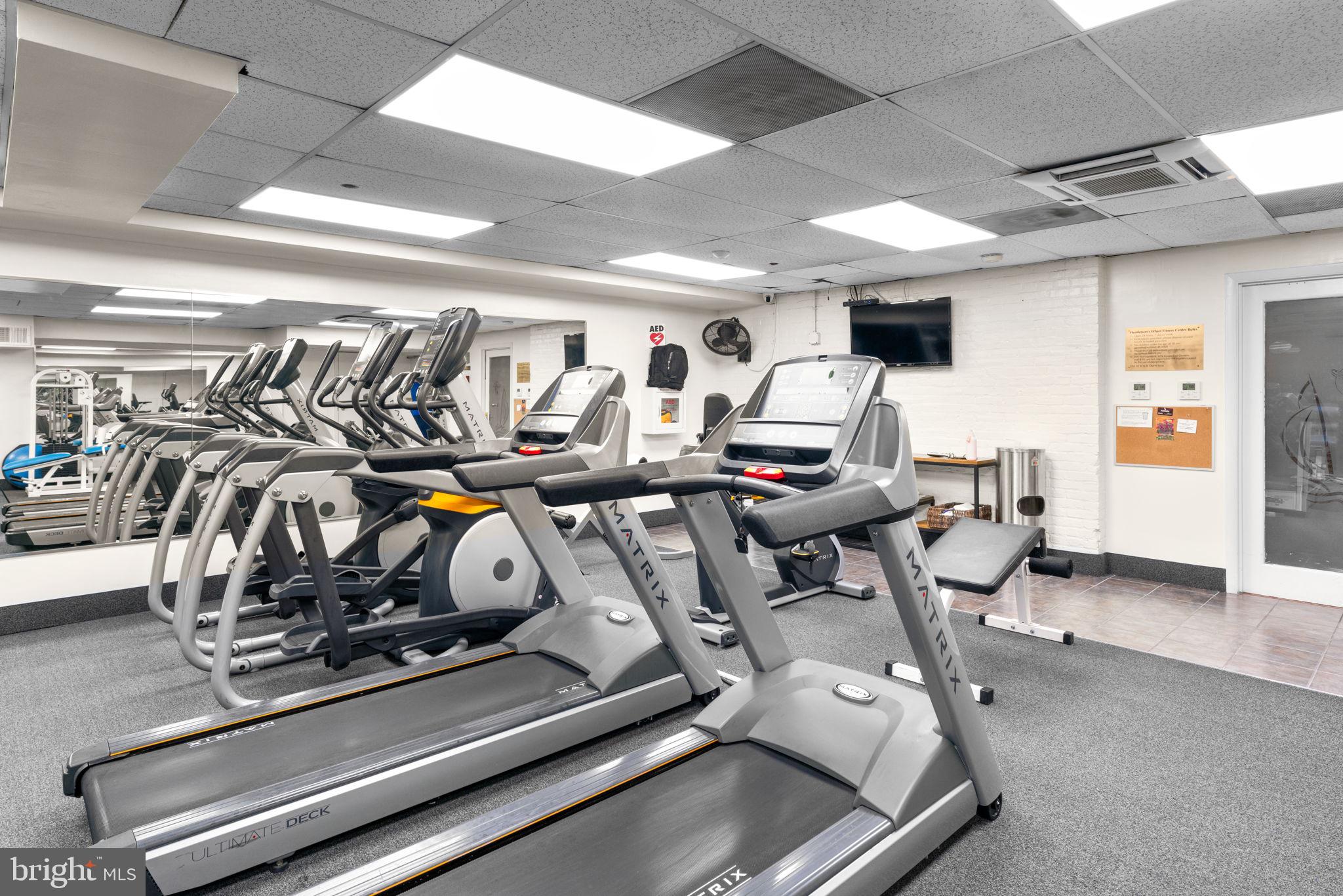 HENDERSON'S WHARF - Residential