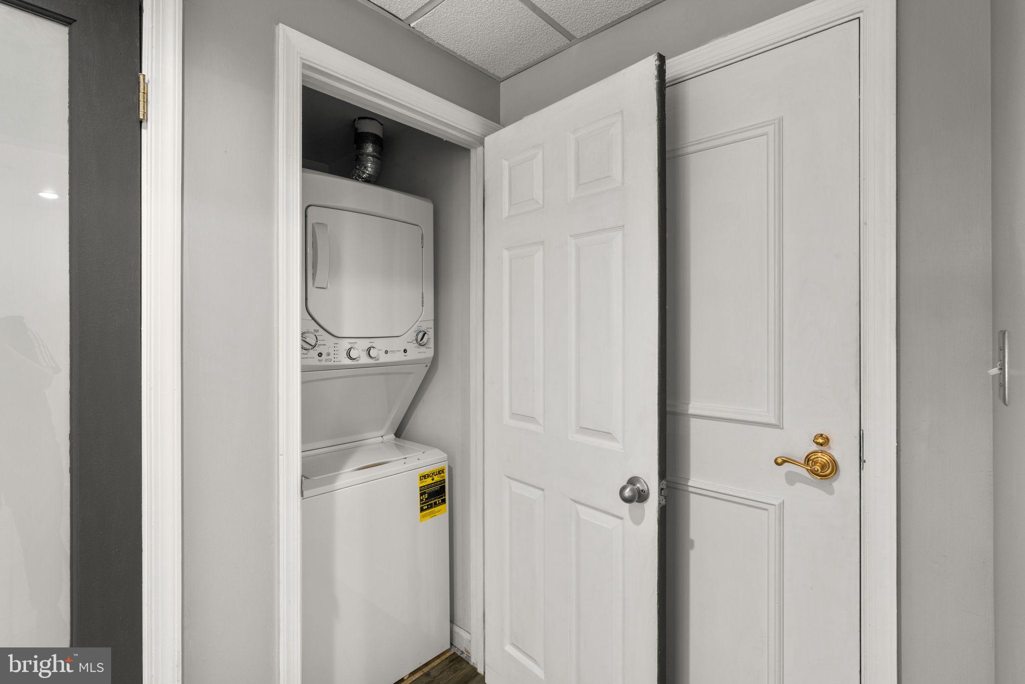 HENDERSON'S WHARF - Residential