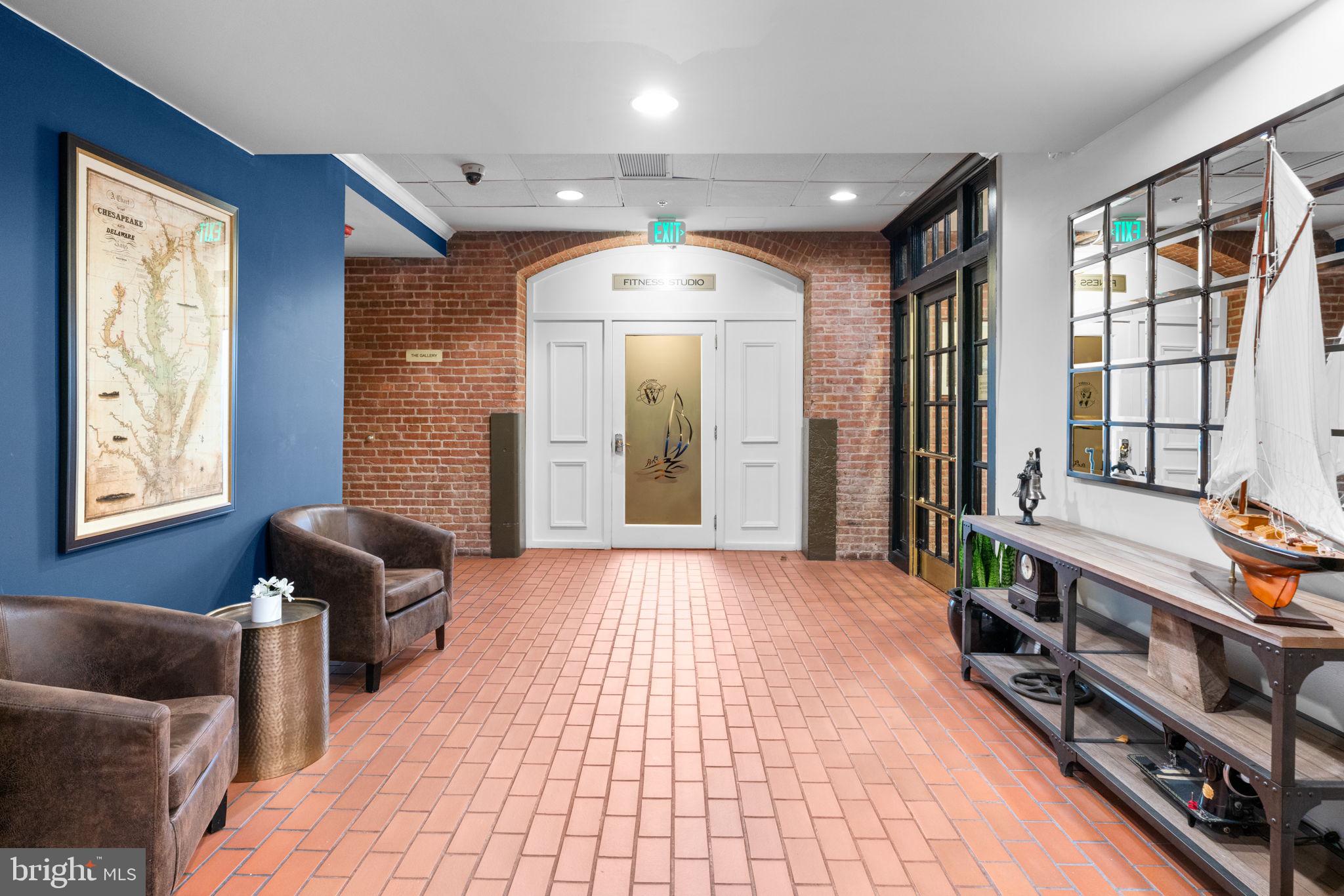 HENDERSON'S WHARF - Residential