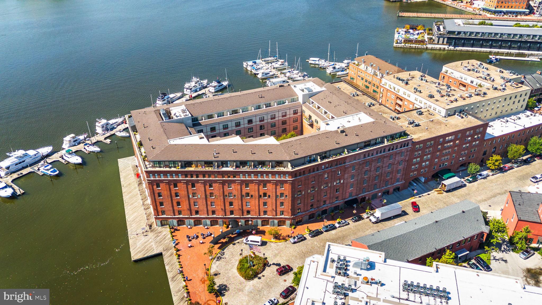 HENDERSON'S WHARF - Residential