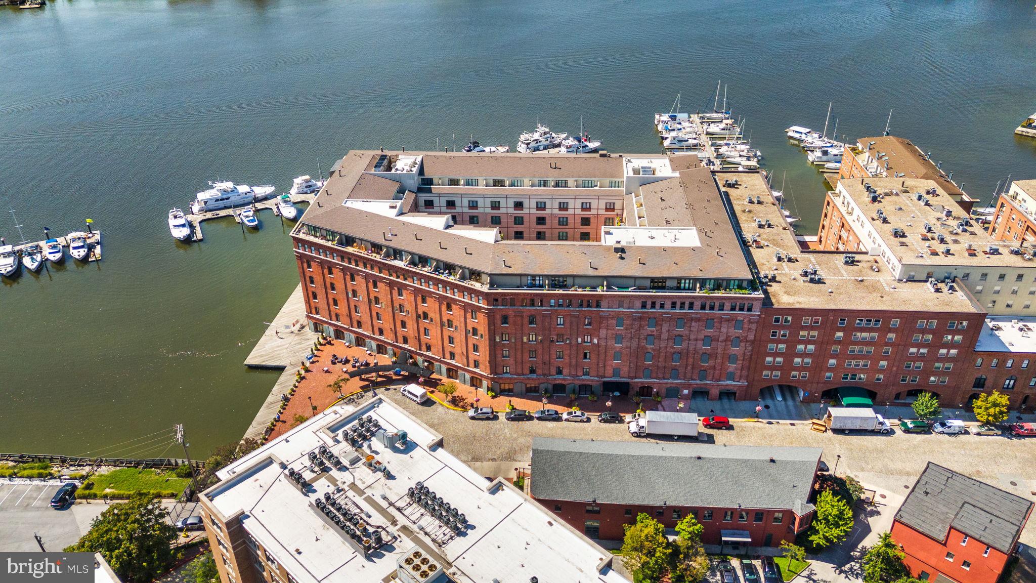 HENDERSON'S WHARF - Residential