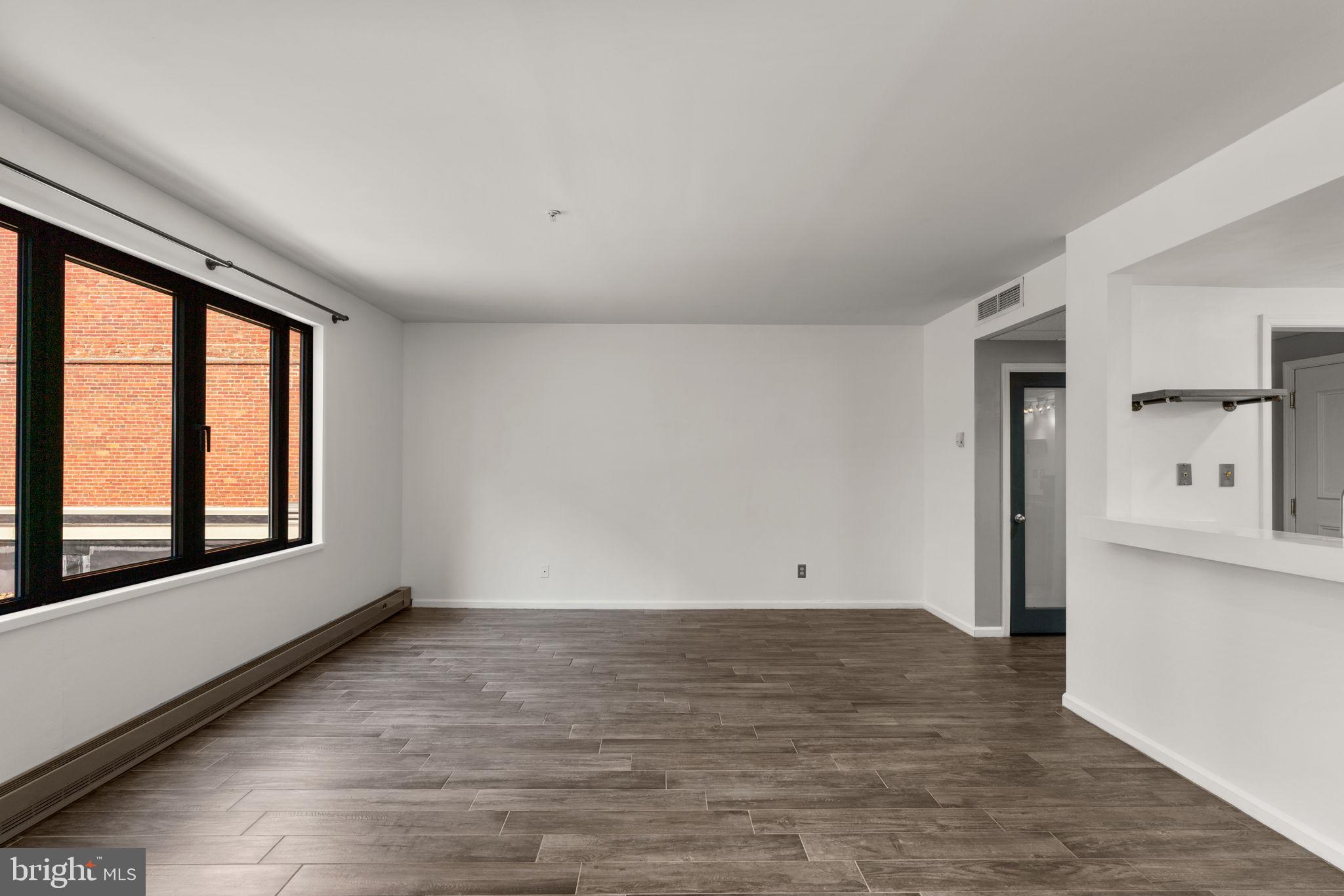 HENDERSON'S WHARF - Residential