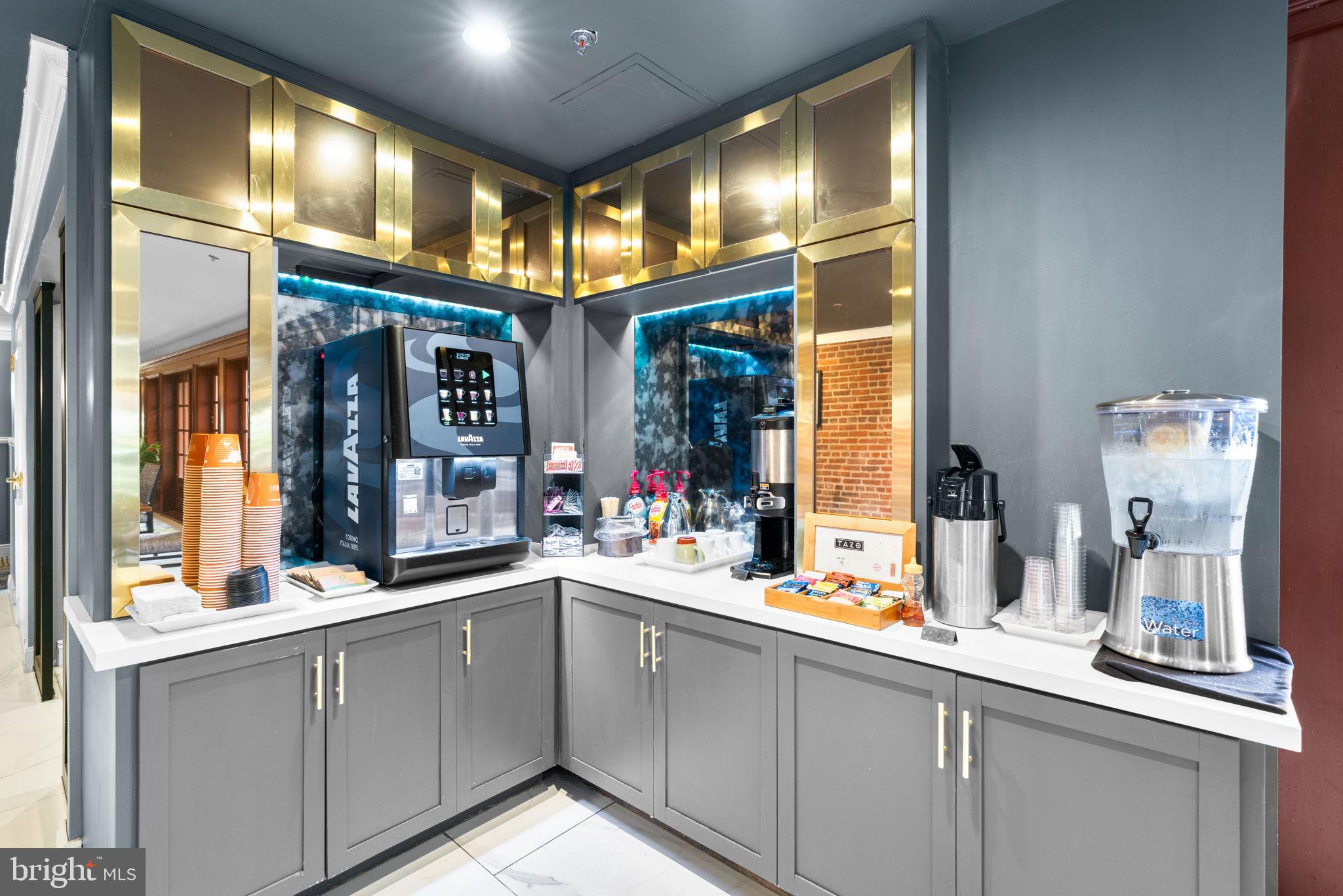 HENDERSON'S WHARF - Residential