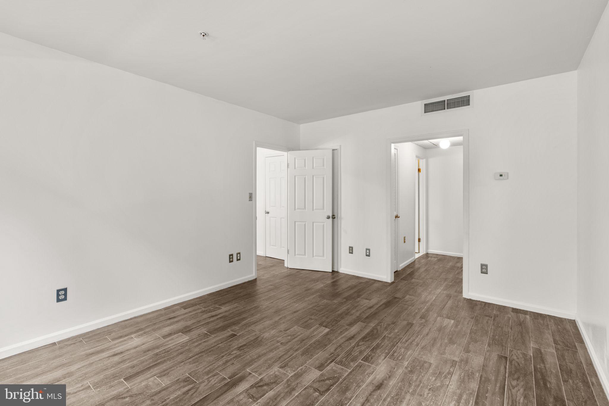 HENDERSON'S WHARF - Residential