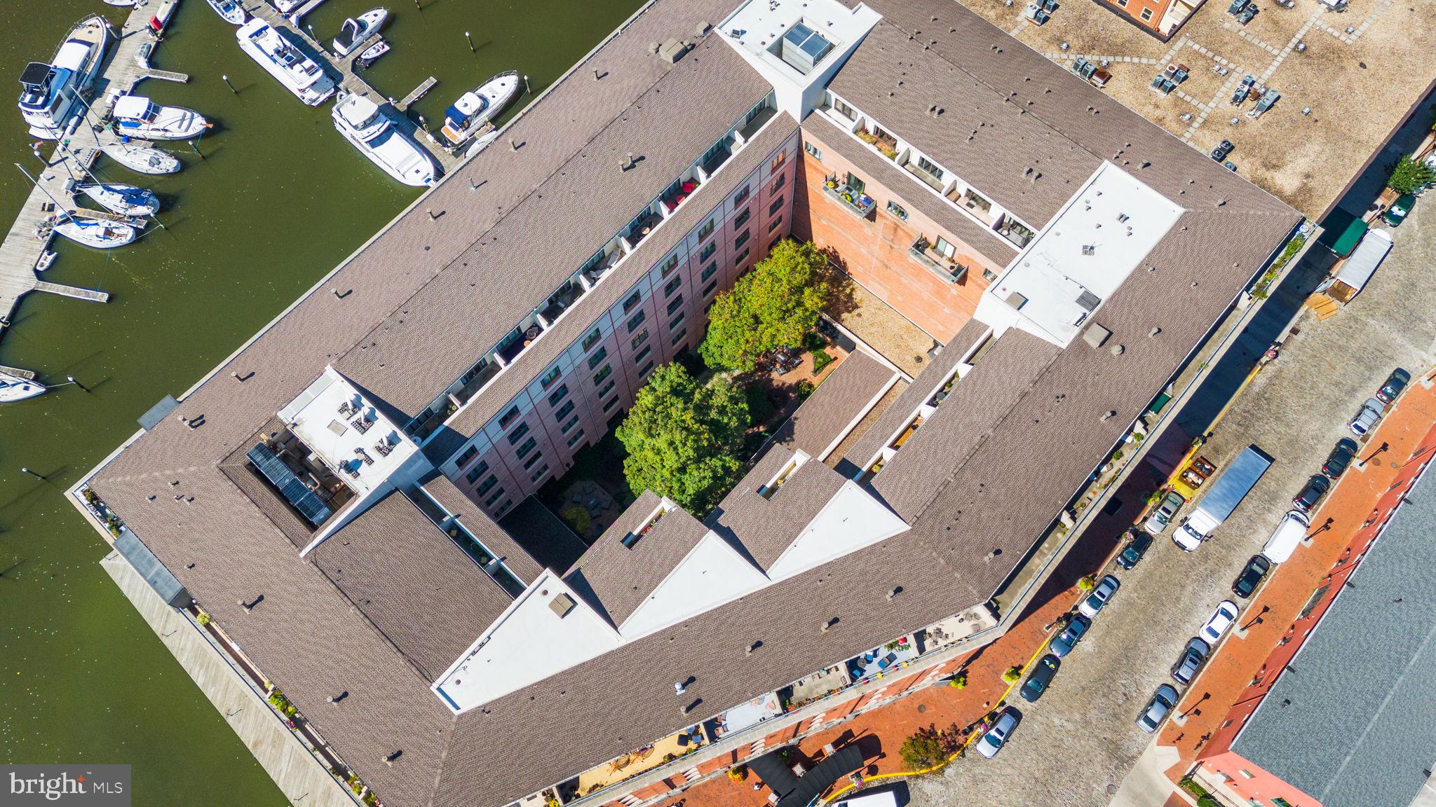 HENDERSON'S WHARF - Residential