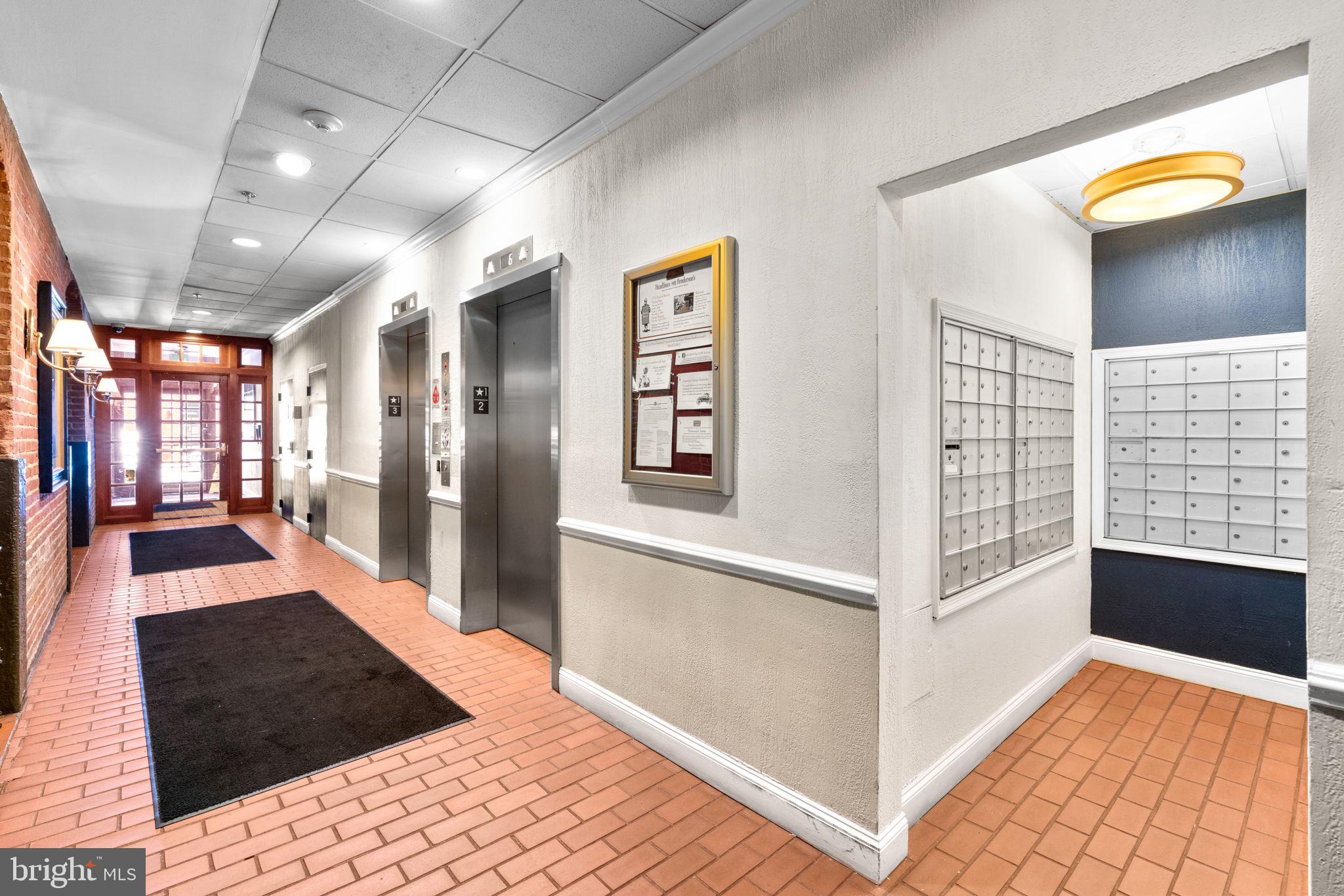 HENDERSON'S WHARF - Residential