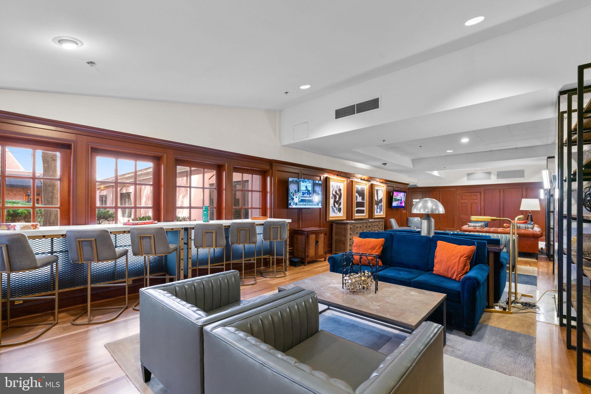 HENDERSON'S WHARF - Residential