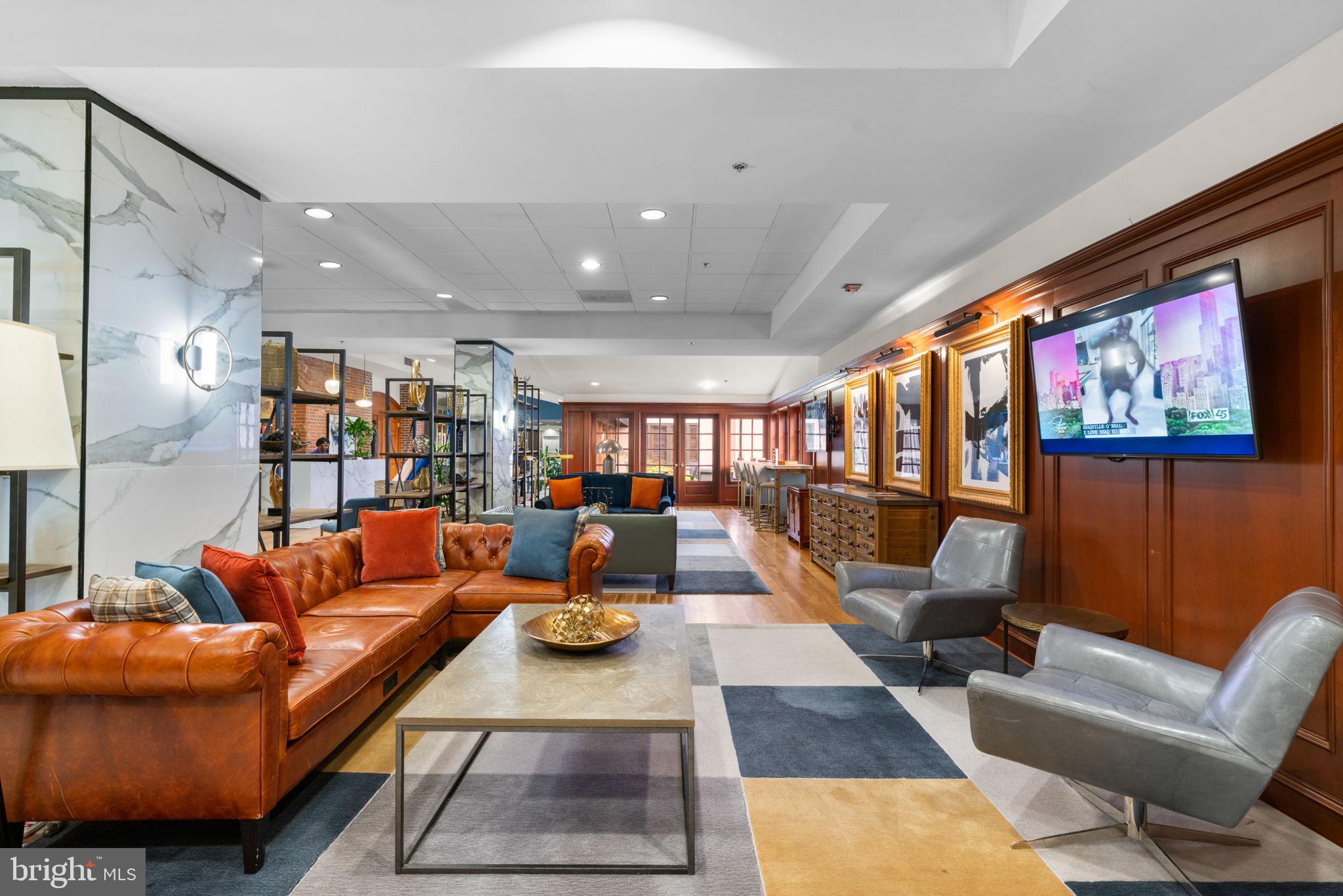 HENDERSON'S WHARF - Residential