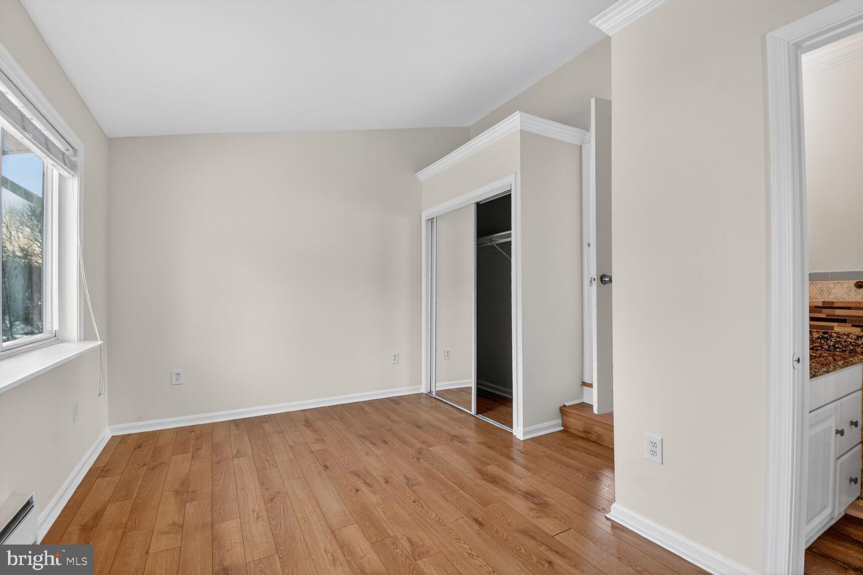 WHEATON HILLS - Residential