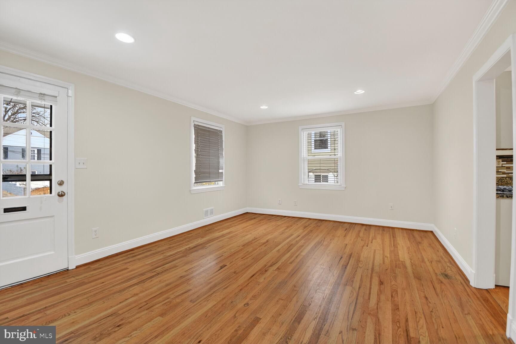 WHEATON HILLS - Residential