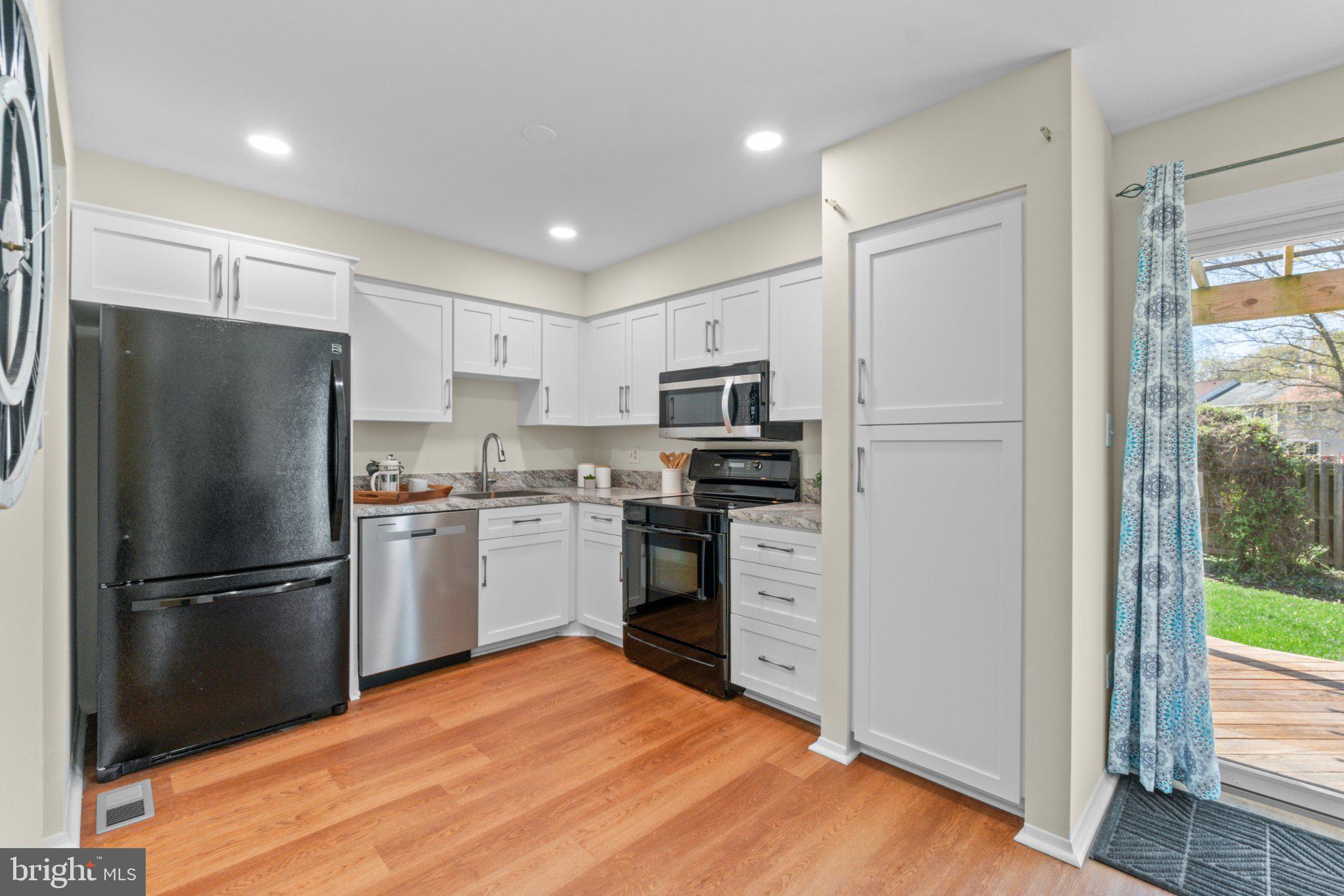 VILLAGE OAKS - Residential