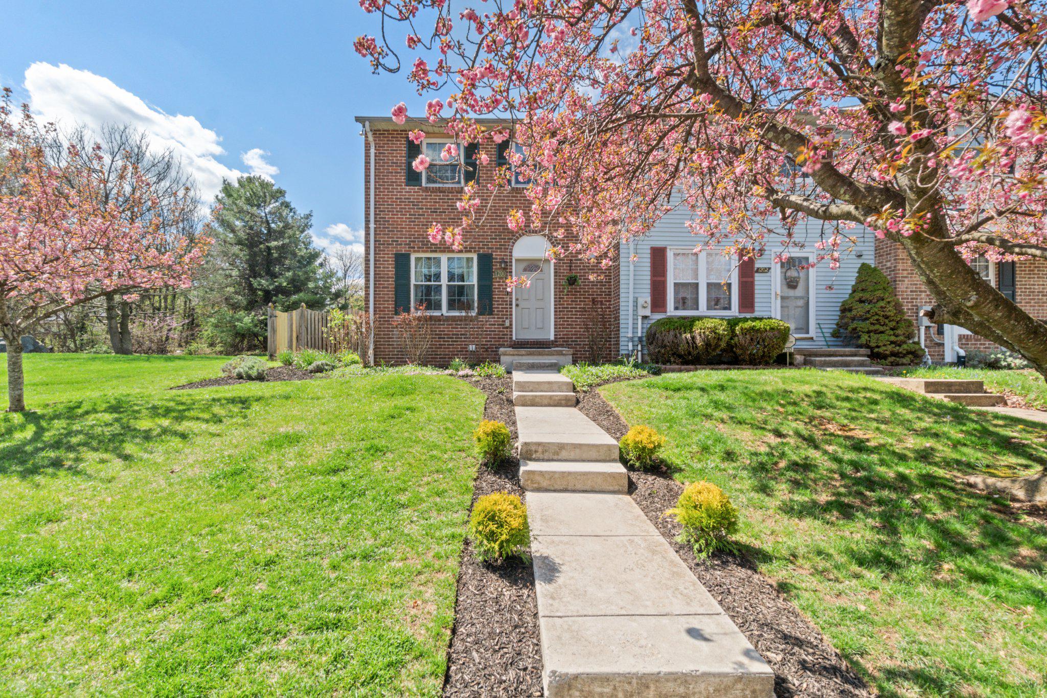 VILLAGE OAKS - Residential