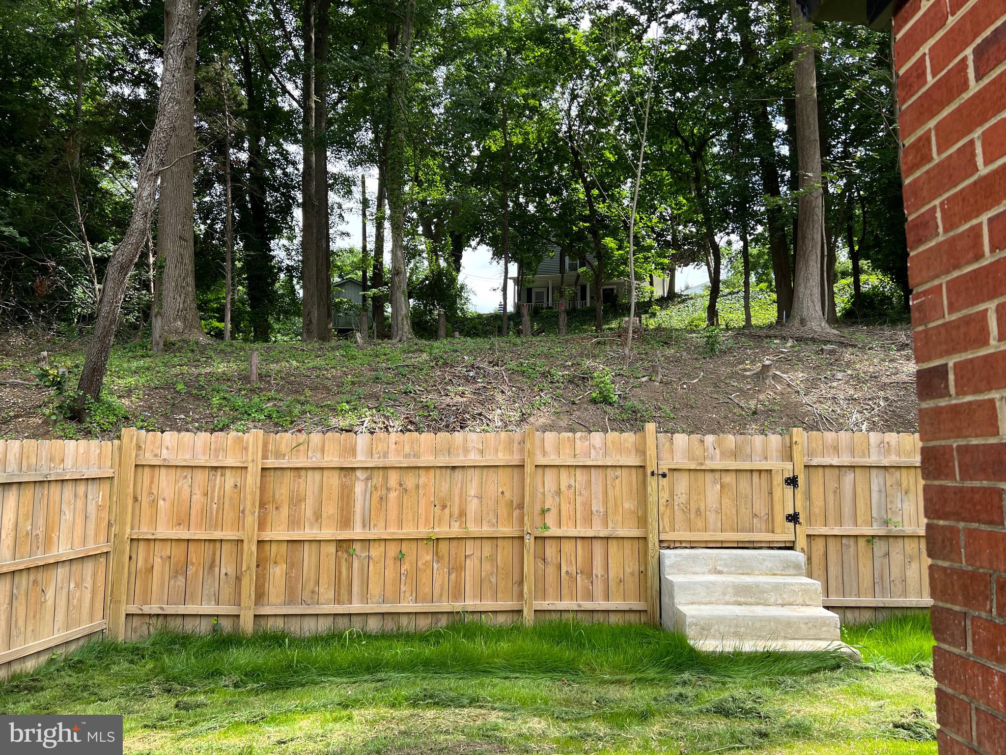 TEMPLE HILLS PARK - Residential