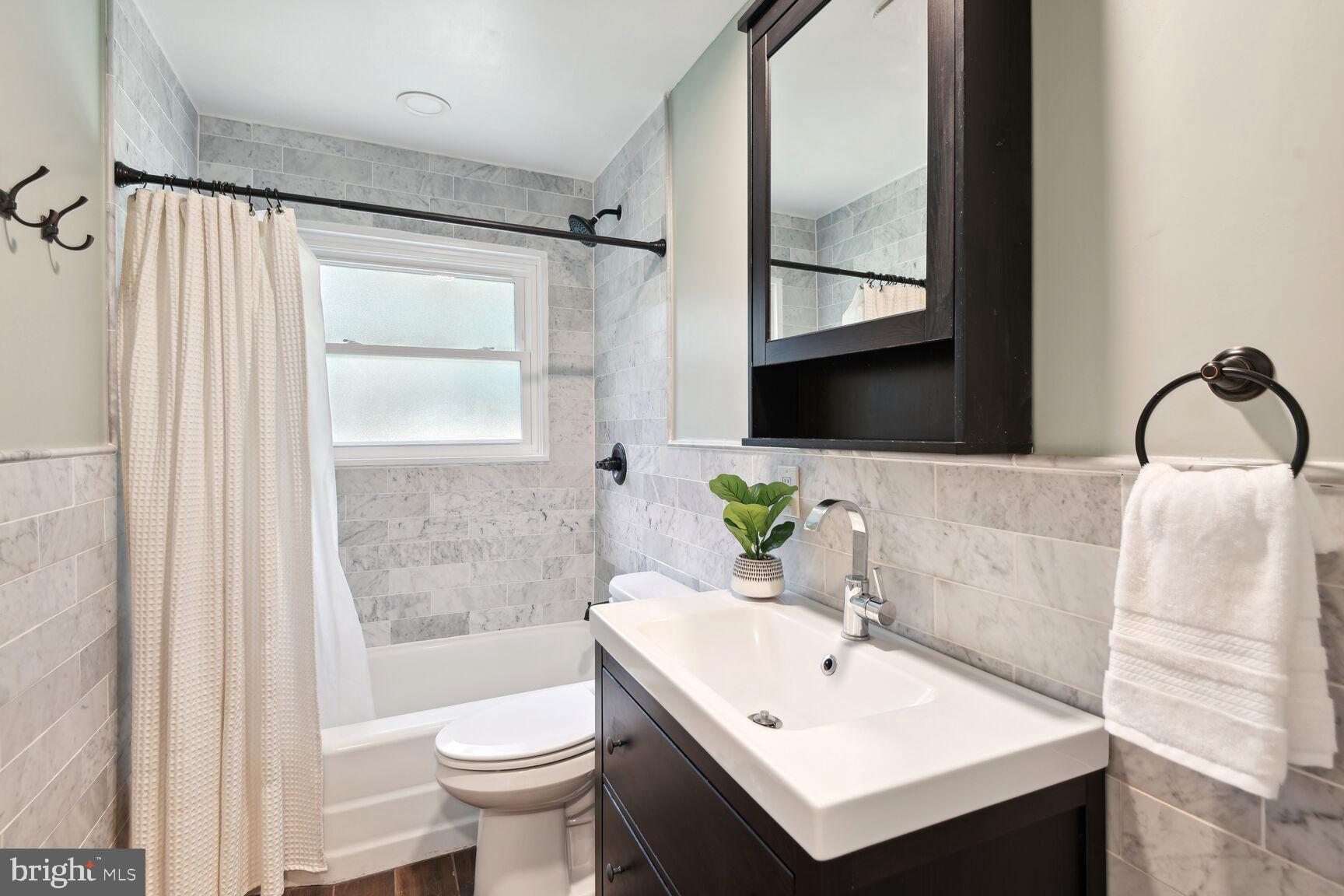 ADMIRAL HEIGHTS - Residential